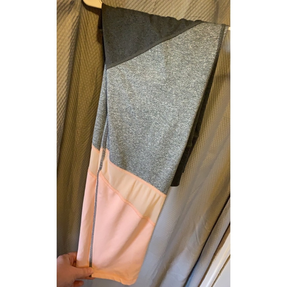 Grey/pink Aerie workout leggings with mesh ✨